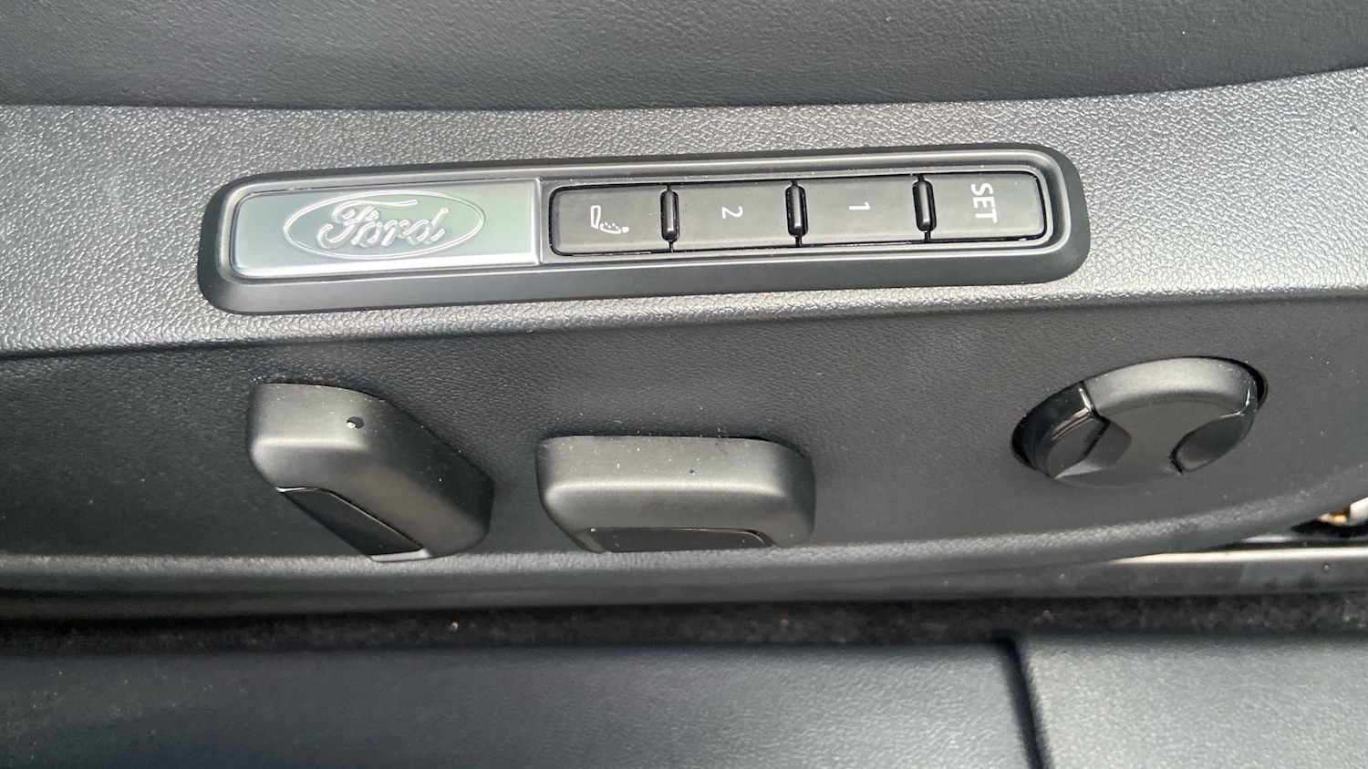 Used Ford Explorer 2025 for sale - 76829560: Photo 45