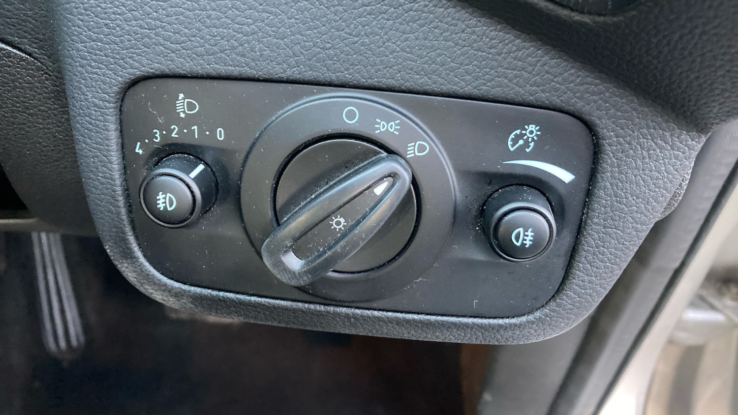 Used Ford Kuga 2017 for sale - 76984678: Photo 29