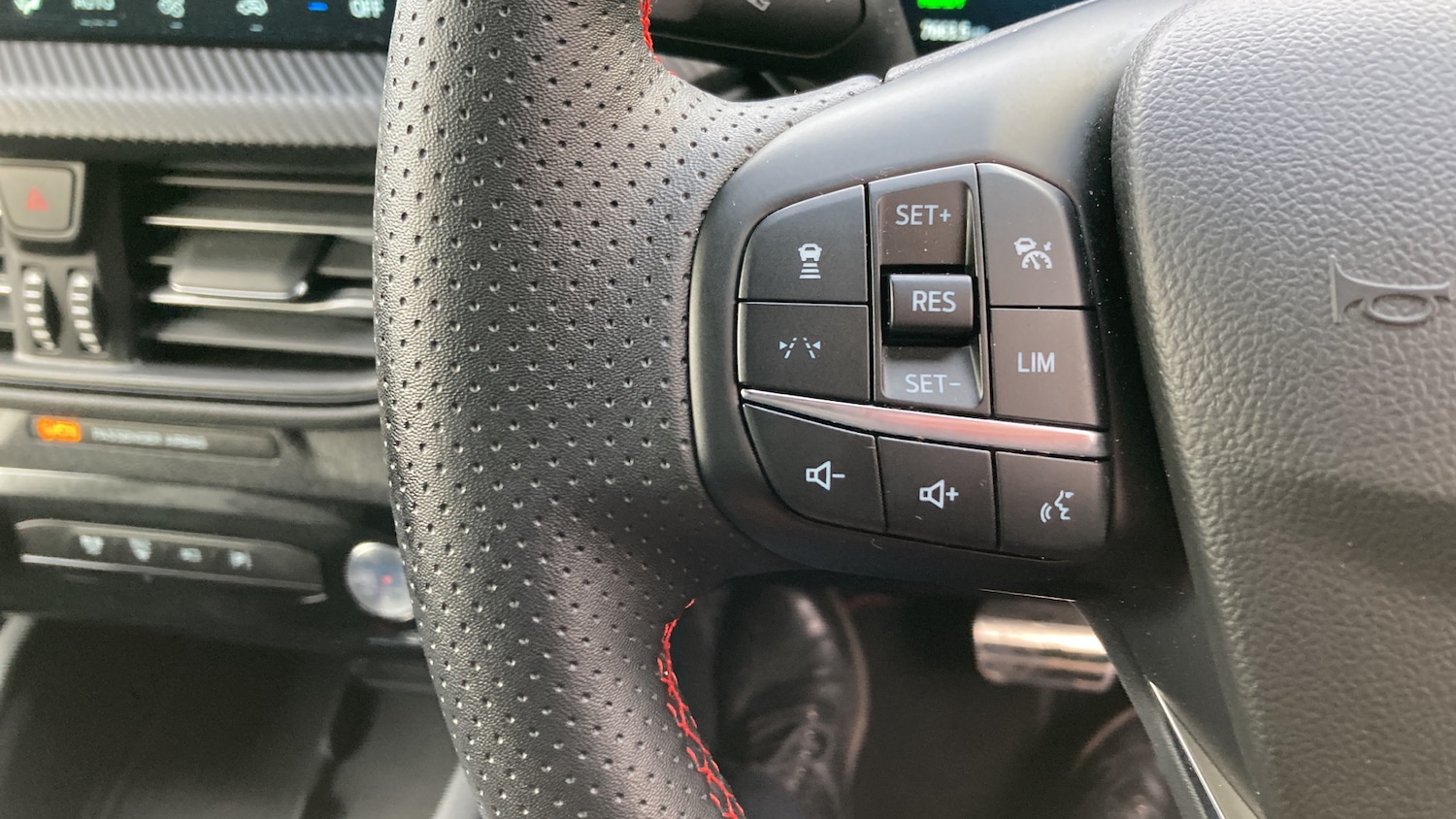 Used Ford Kuga 2025 for sale - 76663600: Photo 38