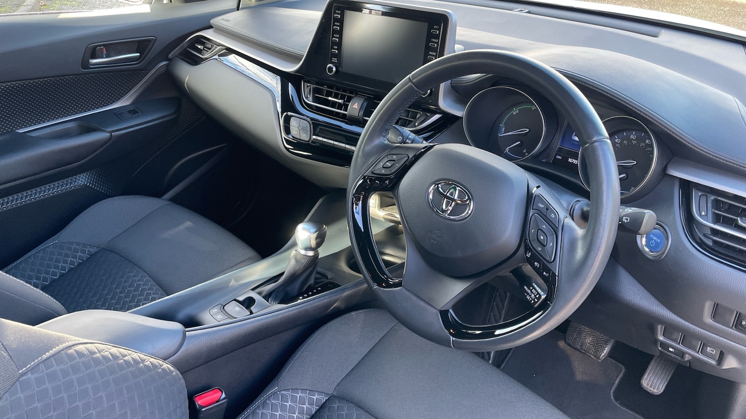 Used Toyota C-HR 2022 for sale - 76541300: Photo 11