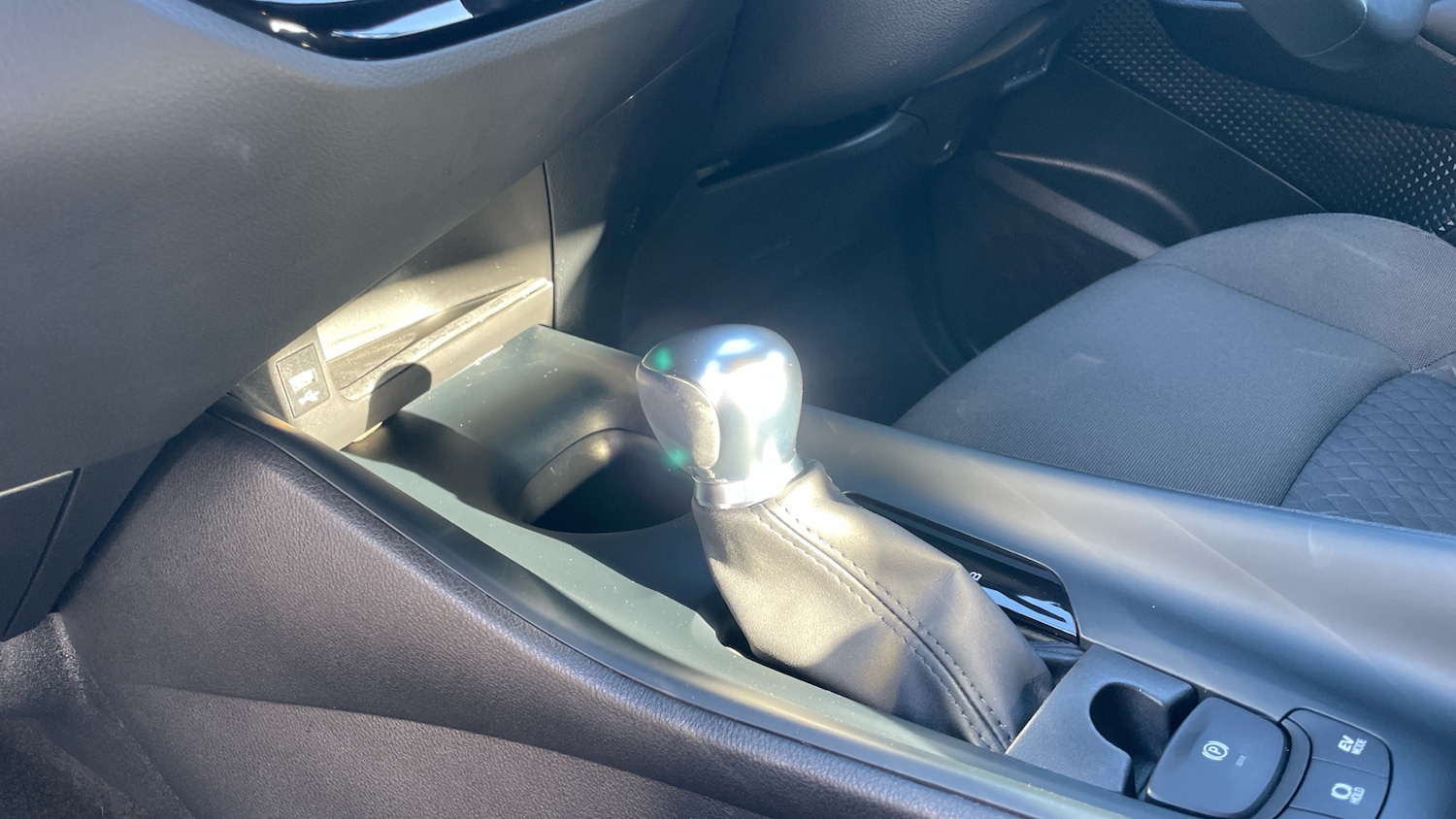 Used Toyota C-HR 2022 for sale - 76541300: Photo 13