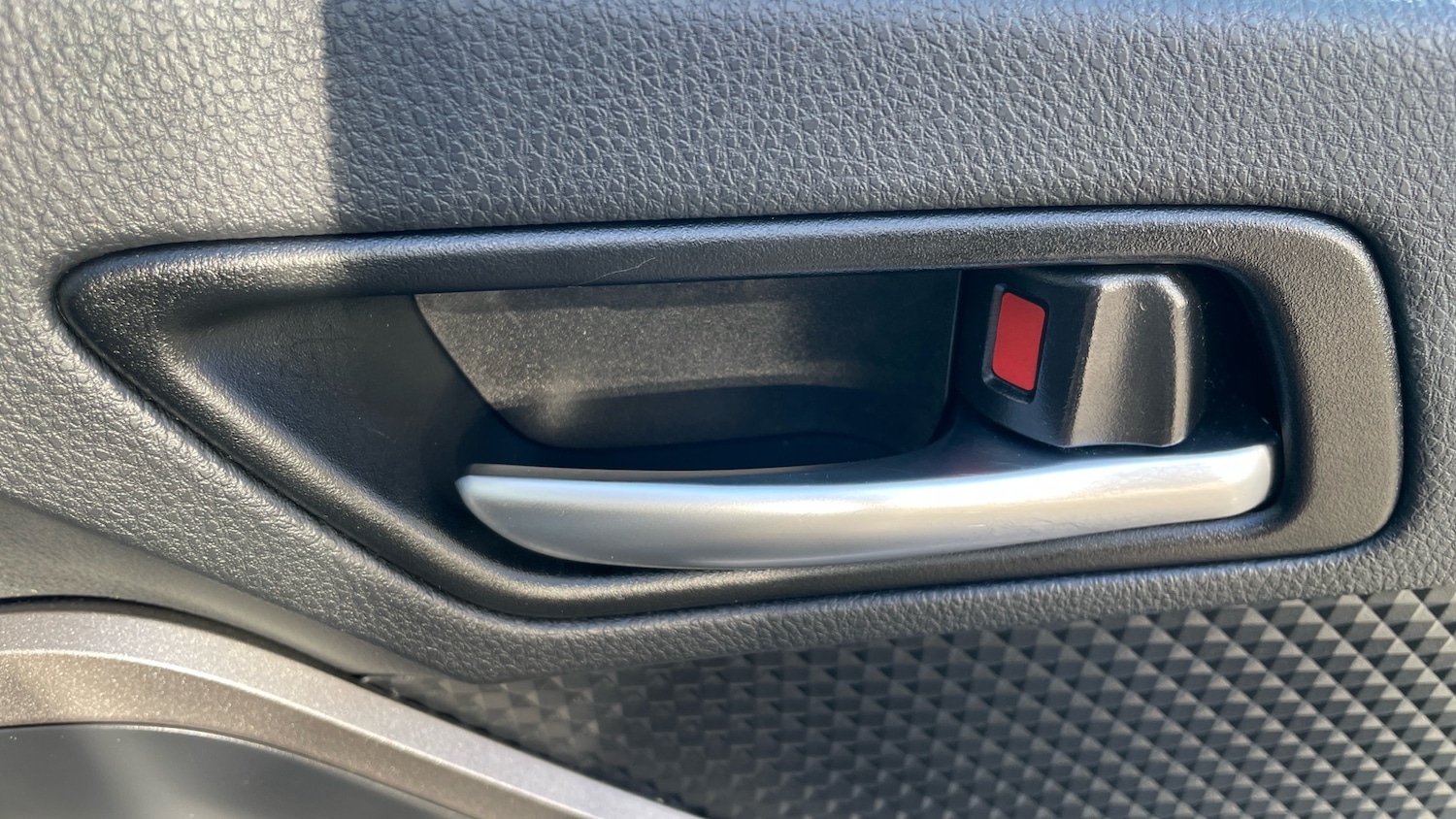 Used Toyota C-HR 2022 for sale - 76541300: Photo 32