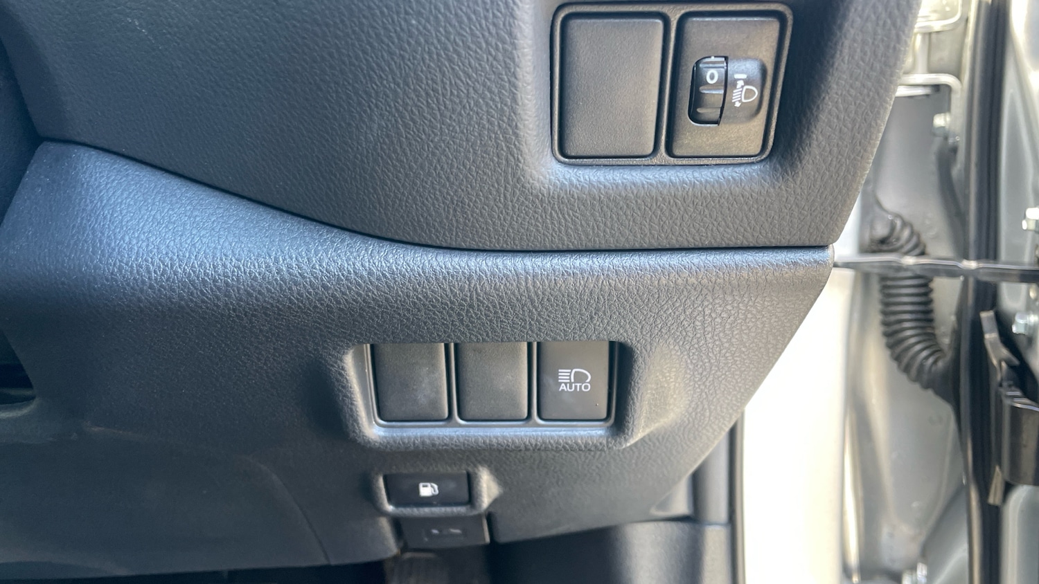 Used Toyota C-HR 2022 for sale - 76541300: Photo 33