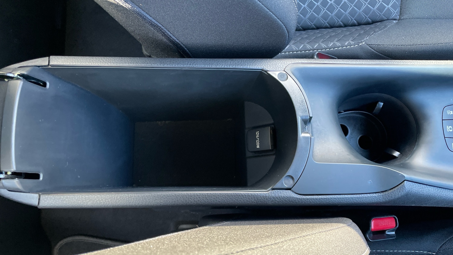 Used Toyota C-HR 2022 for sale - 76541300: Photo 45