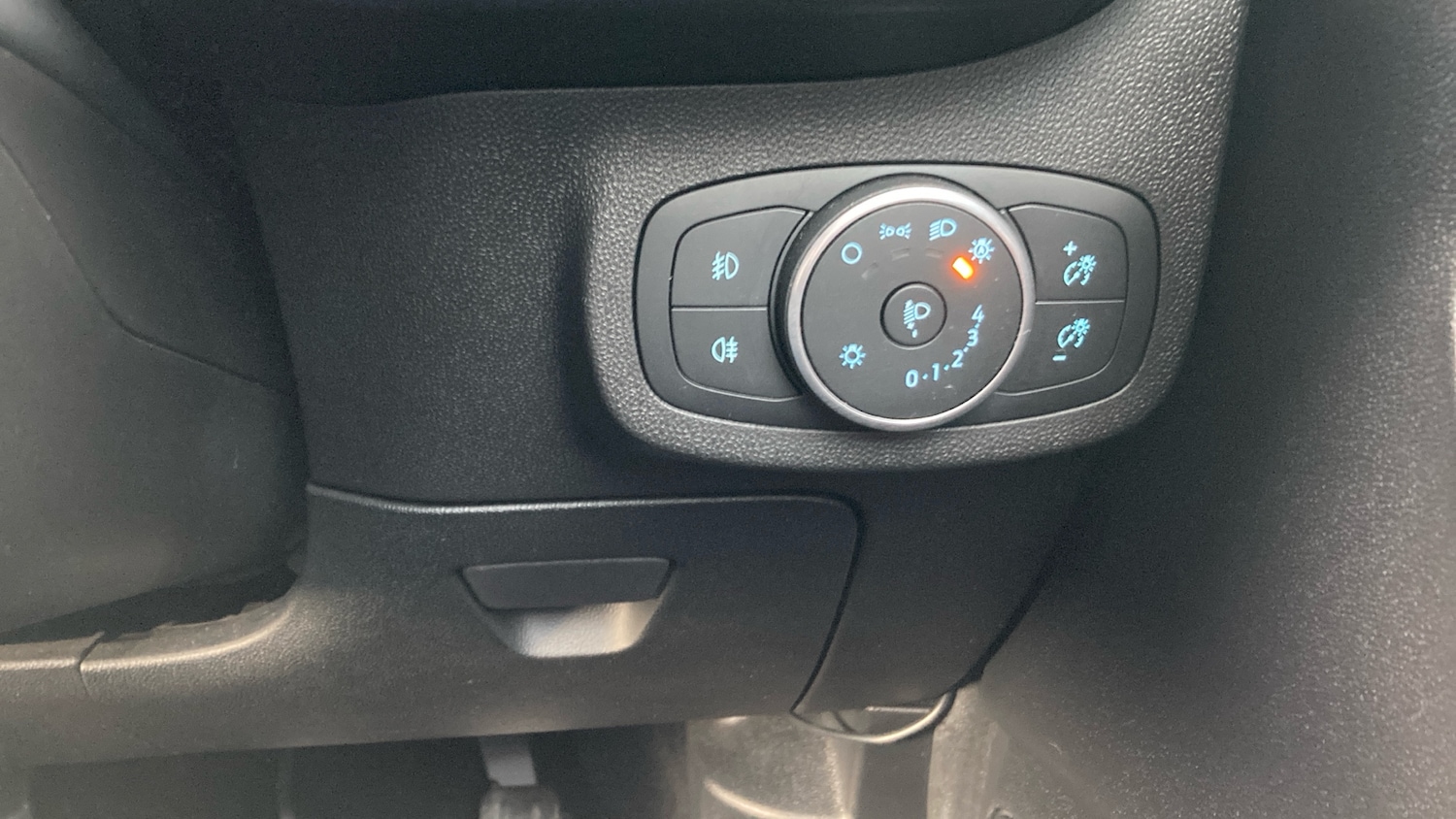 Used Ford Fiesta 2018 for sale - 76968725: Photo 28