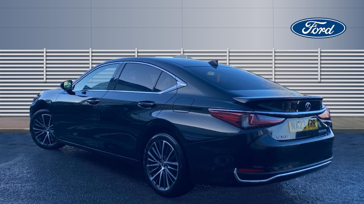 Used Lexus ES 2023 for sale - 76699184: Photo 2