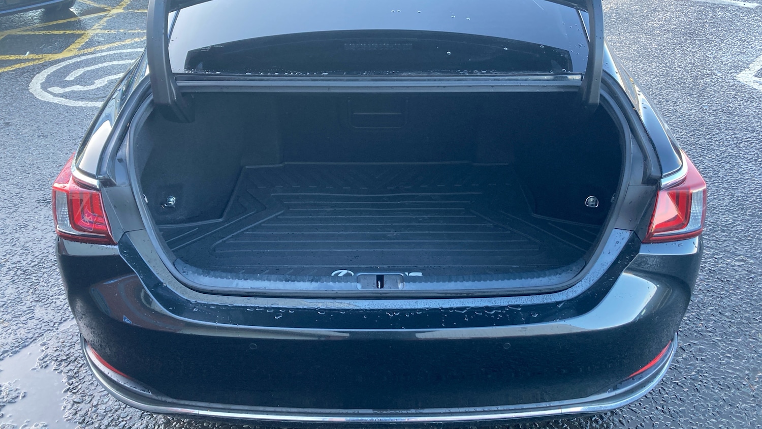 Used Lexus ES 2023 for sale - 76699184: Photo 4