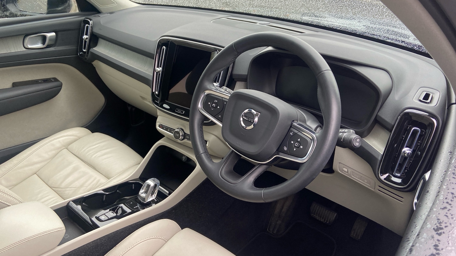 Used Volvo XC40 2022 for sale - 76578523: Photo 11