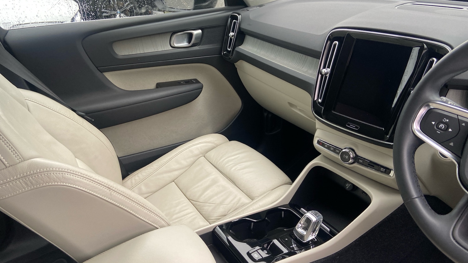 Used Volvo XC40 2022 for sale - 76578523: Photo 14