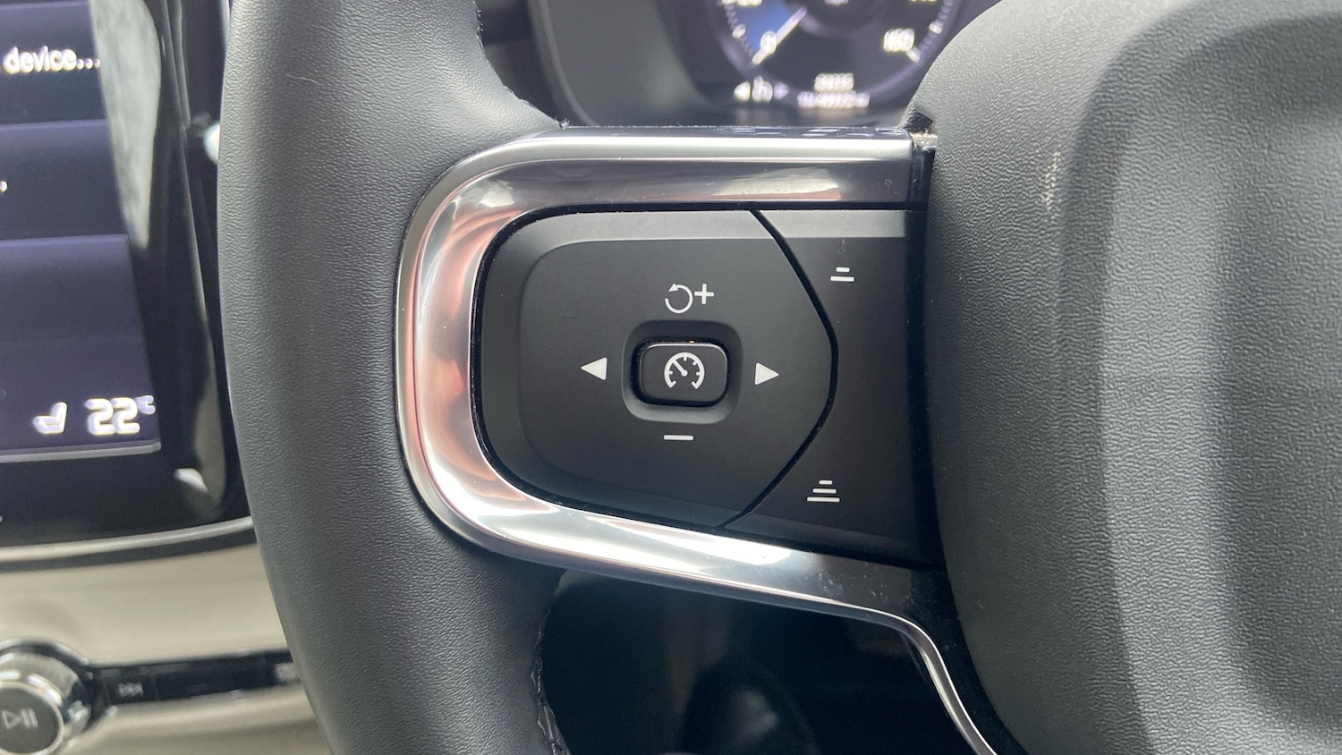 Used Volvo XC40 2022 for sale - 76578523: Photo 39