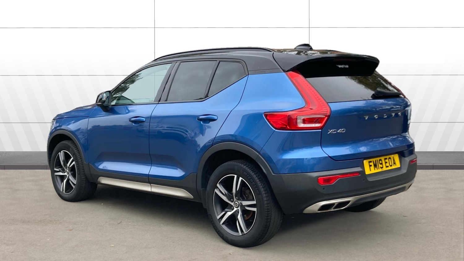 Used Volvo XC40 2019 for sale - 76859019: Photo 2