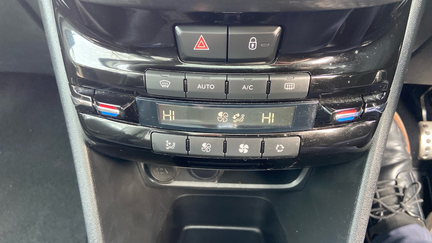 Used Peugeot 2008 2019 for sale - 78143804: Photo 30