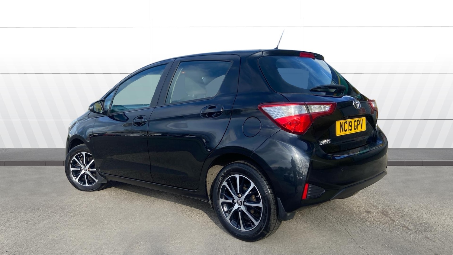Used Toyota Yaris 2019 for sale - 78143795: Photo 2