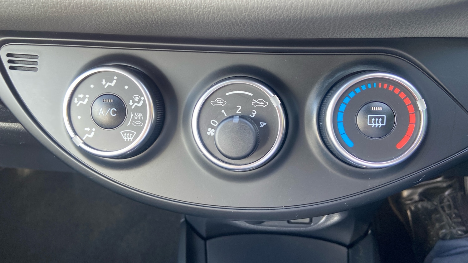 Used Toyota Yaris 2019 for sale - 78143795: Photo 22