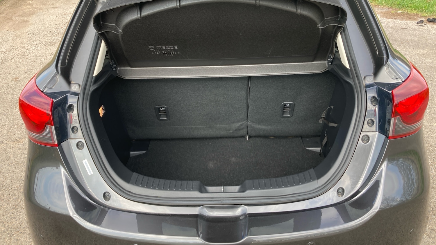 Used Mazda Mazda2 2022 for sale - 78223196: Photo 4