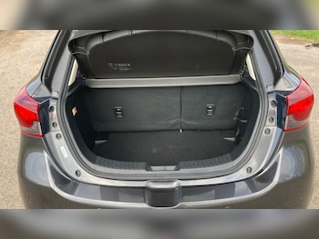 Used Mazda Mazda2 2022 for sale - 78223196: Photo