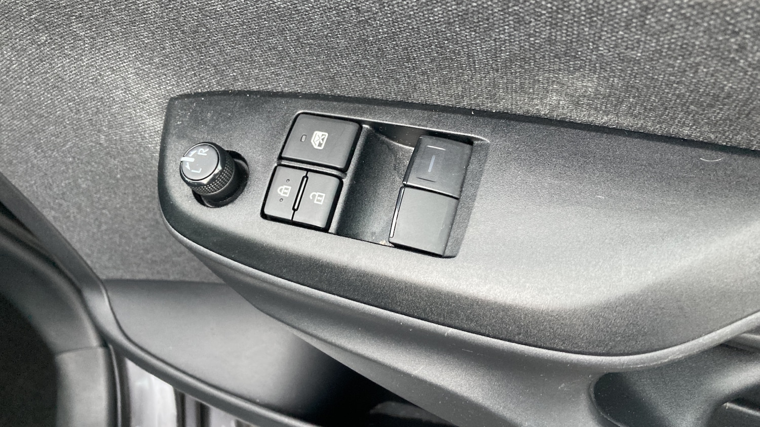 Used Toyota Yaris 2020 for sale - 76555643: Photo 28