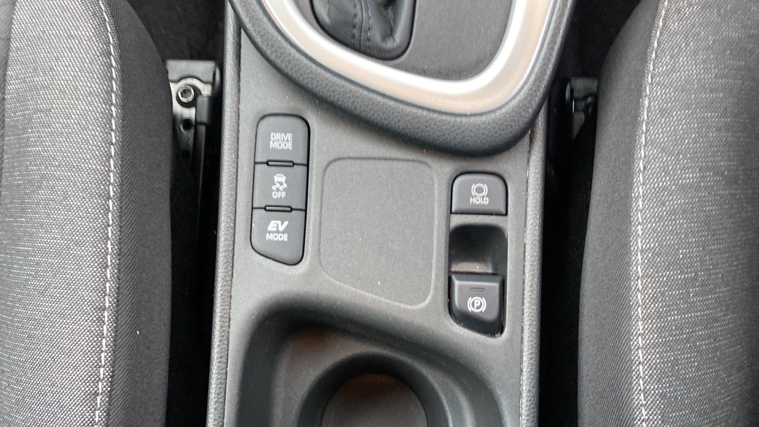 Used Toyota Yaris 2020 for sale - 76555643: Photo 34