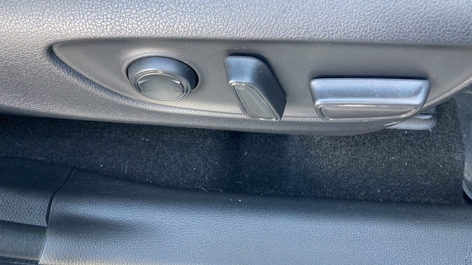 Used Toyota RAV4 2019 for sale - 76519242: Photo 38