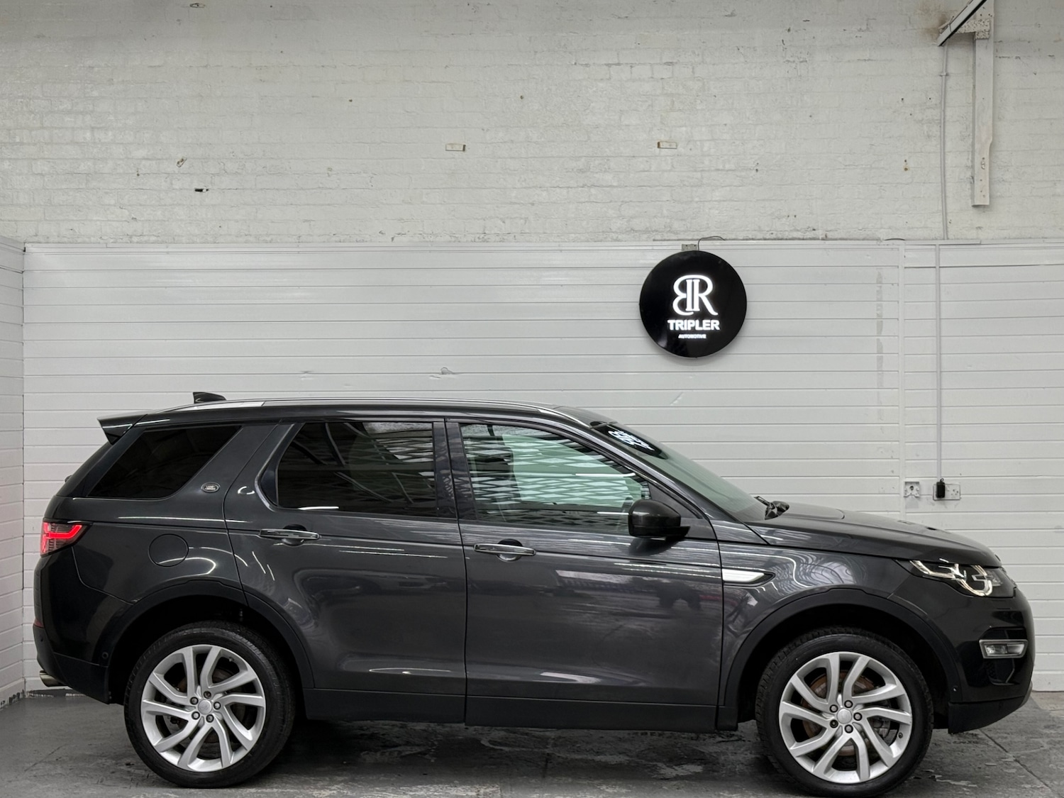 Used Land Rover Discovery Sport 2017 for sale - 77445755: Photo 5