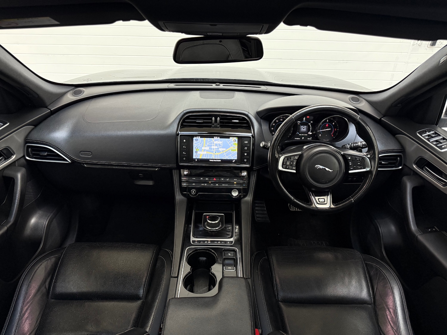 Used Jaguar F-Pace 2016 for sale - 77778921: Photo 18