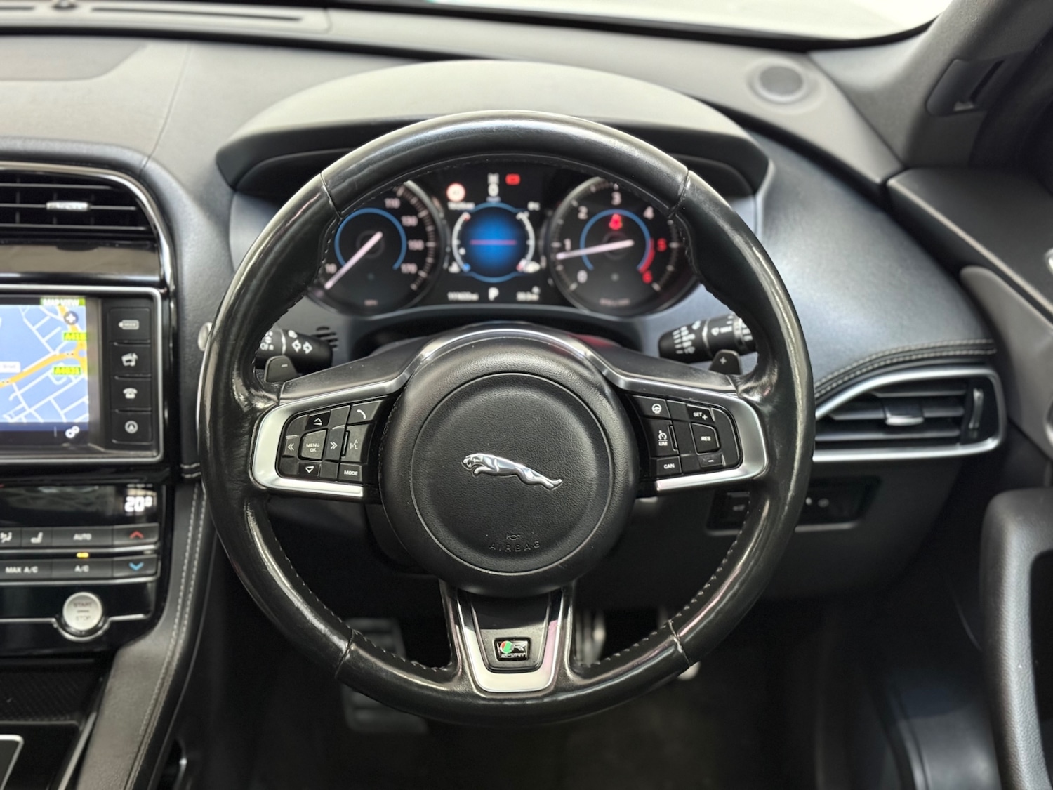 Used Jaguar F-Pace 2016 for sale - 77778921: Photo 19