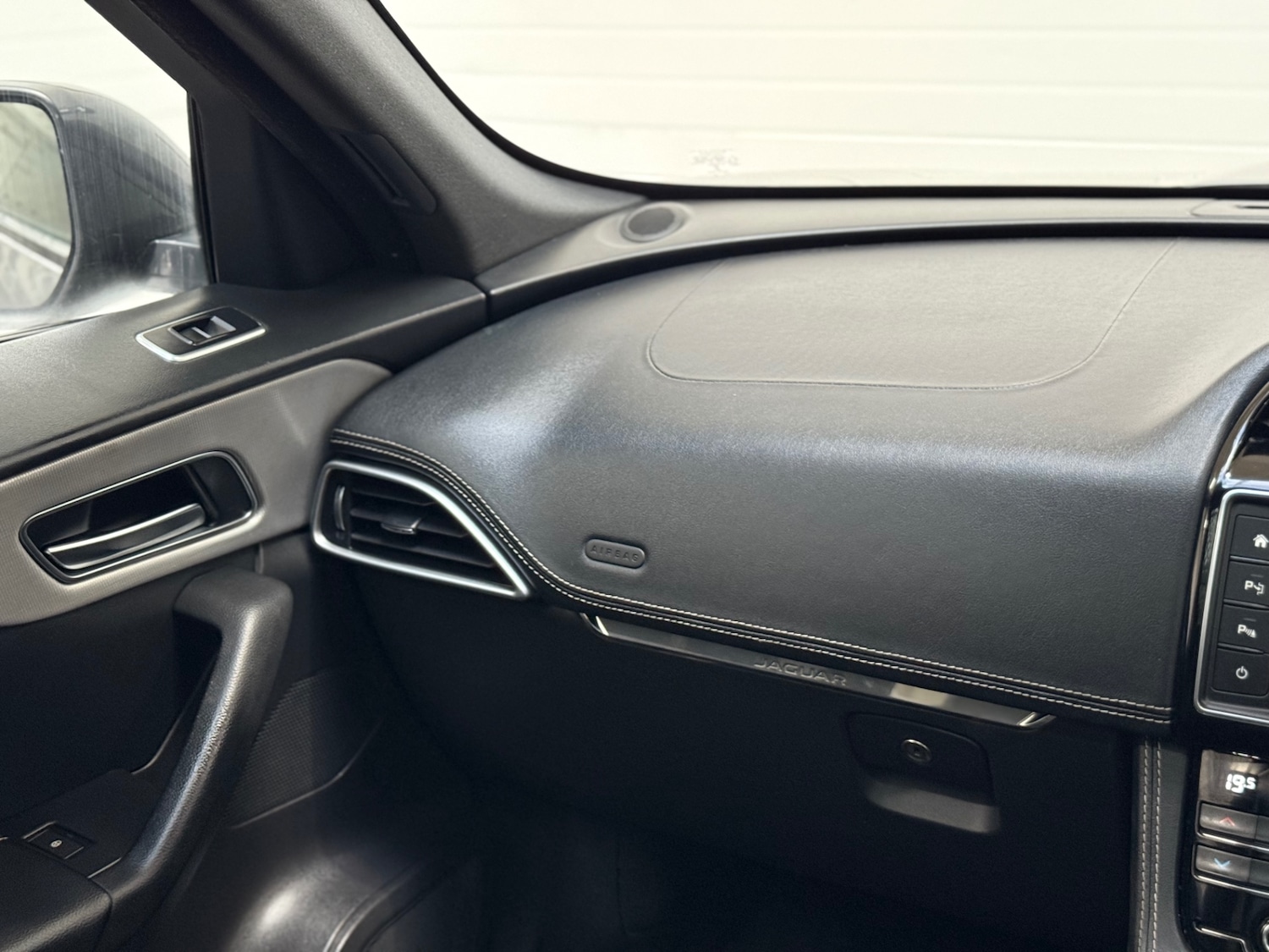 Used Jaguar F-Pace 2016 for sale - 77778921: Photo 26