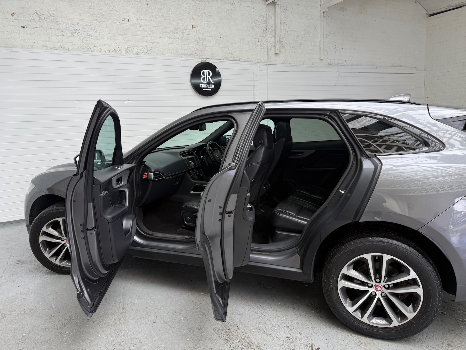 Used Jaguar F-Pace 2016 for sale - 77778921: Photo 31