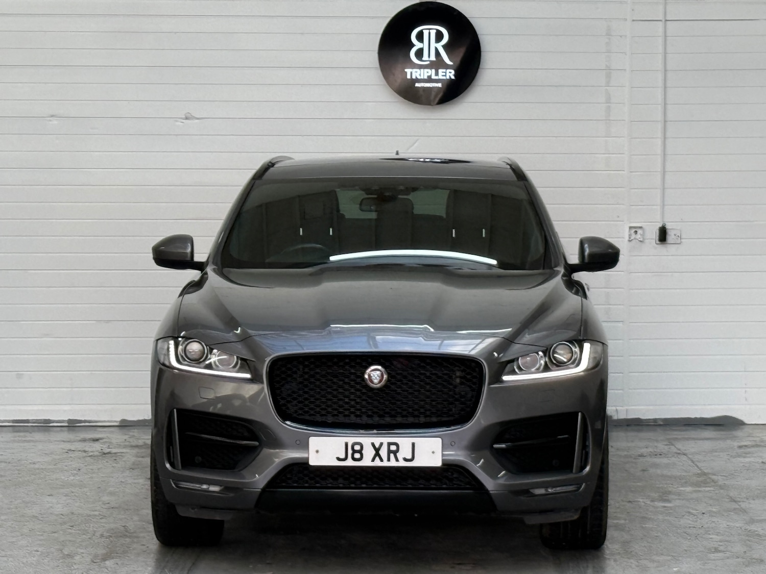 Used Jaguar F-Pace 2016 for sale - 77778921: Photo 4