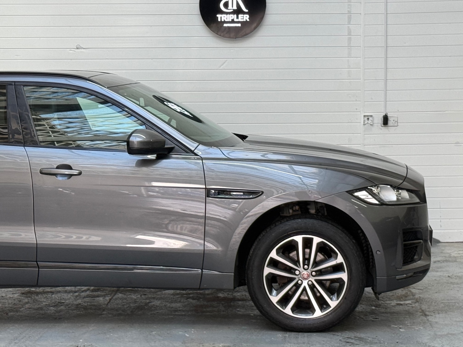 Used Jaguar F-Pace 2016 for sale - 77778921: Photo 7
