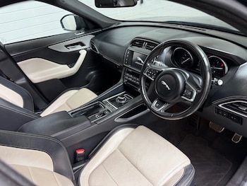 Used Jaguar F-Pace 2017 for sale - 79321688: Photo