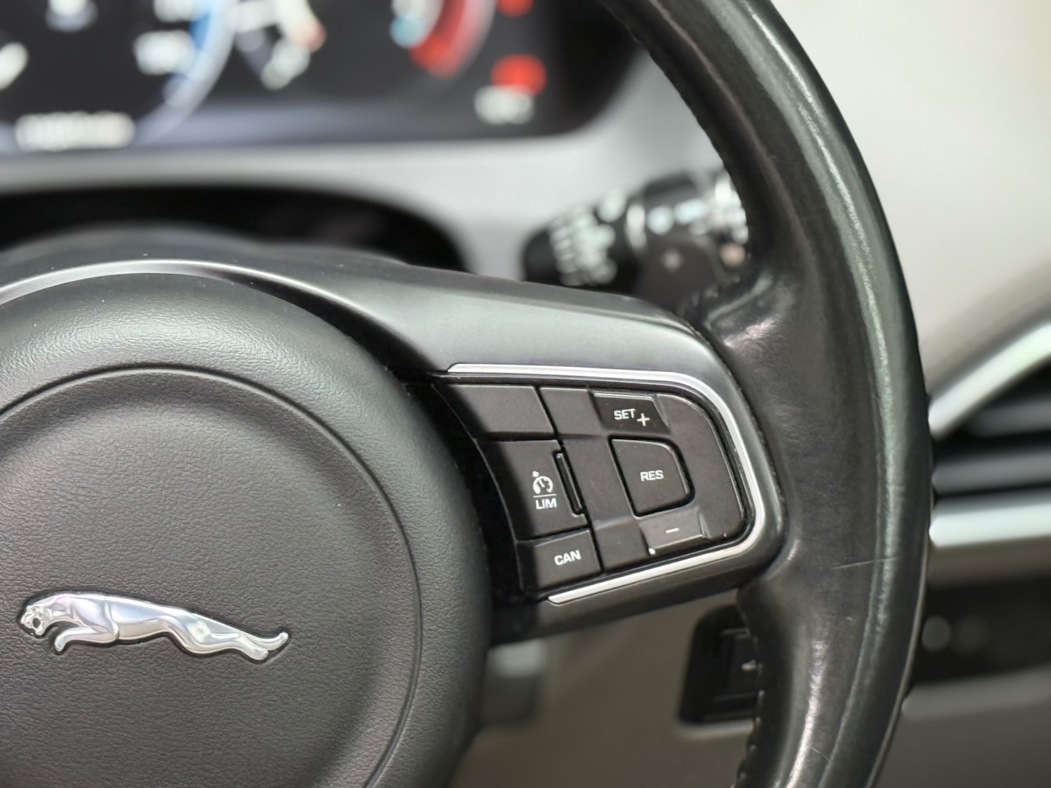 Used Jaguar F-Pace 2016 for sale - 77689630: Photo 28