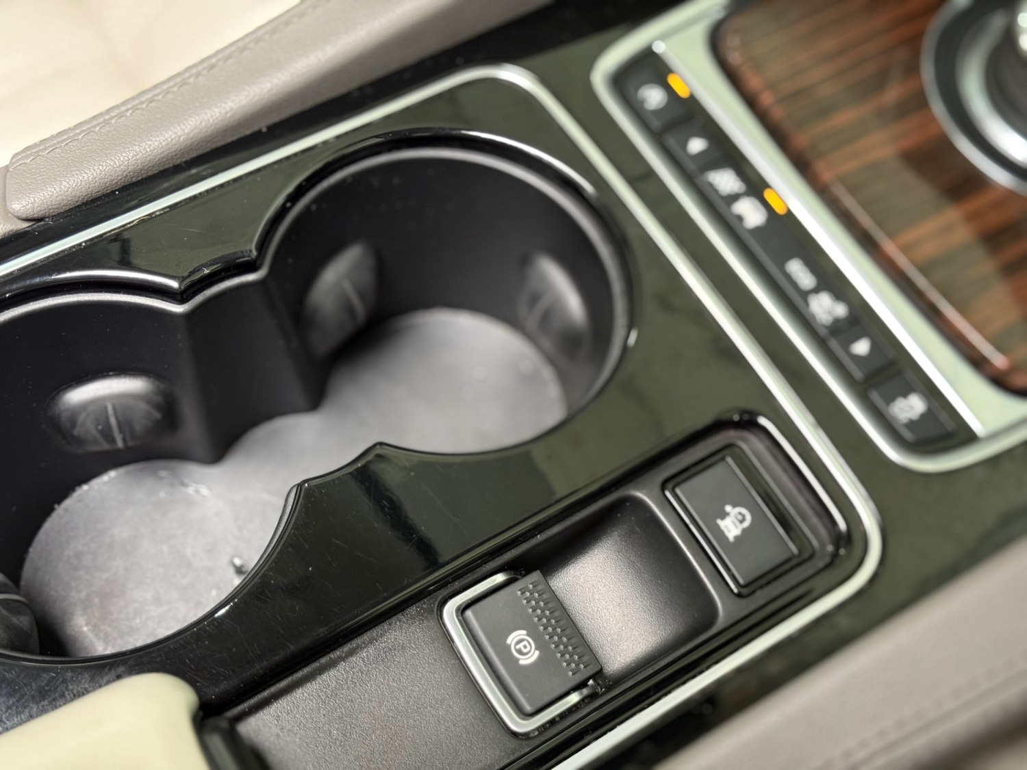 Used Jaguar F-Pace 2016 for sale - 77689630: Photo 37