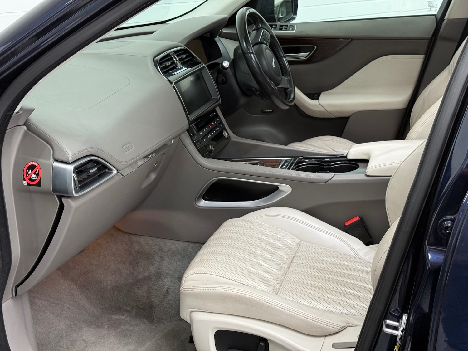 Used Jaguar F-Pace 2016 for sale - 77689630: Photo 42