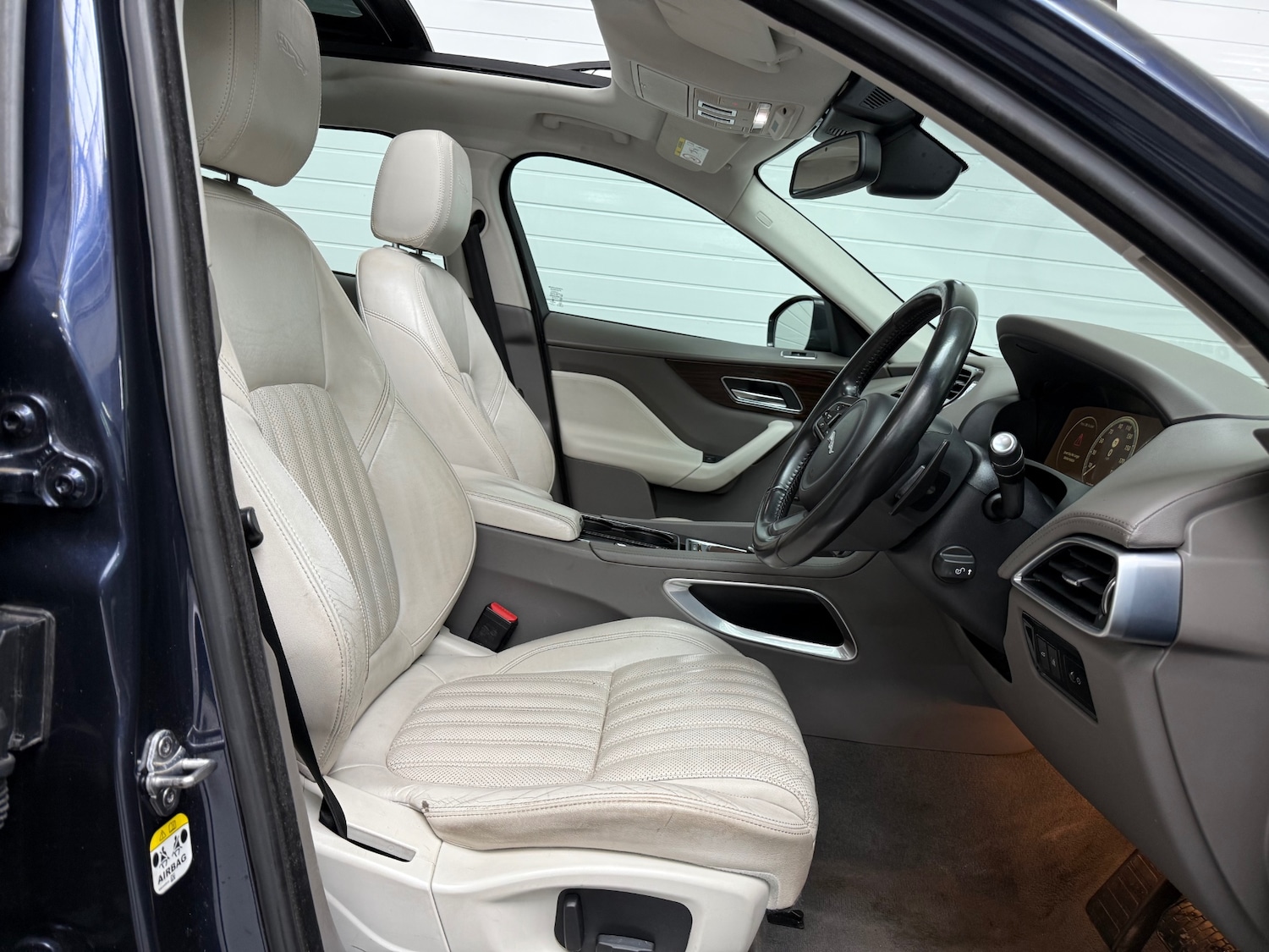 Used Jaguar F-Pace 2016 for sale - 77689630: Photo 8