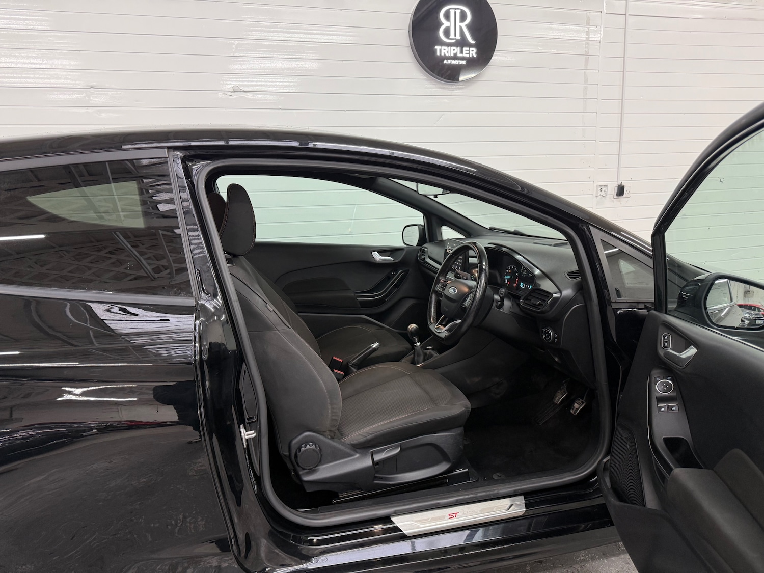 Used Ford Fiesta 2017 for sale - 77460396: Photo 24