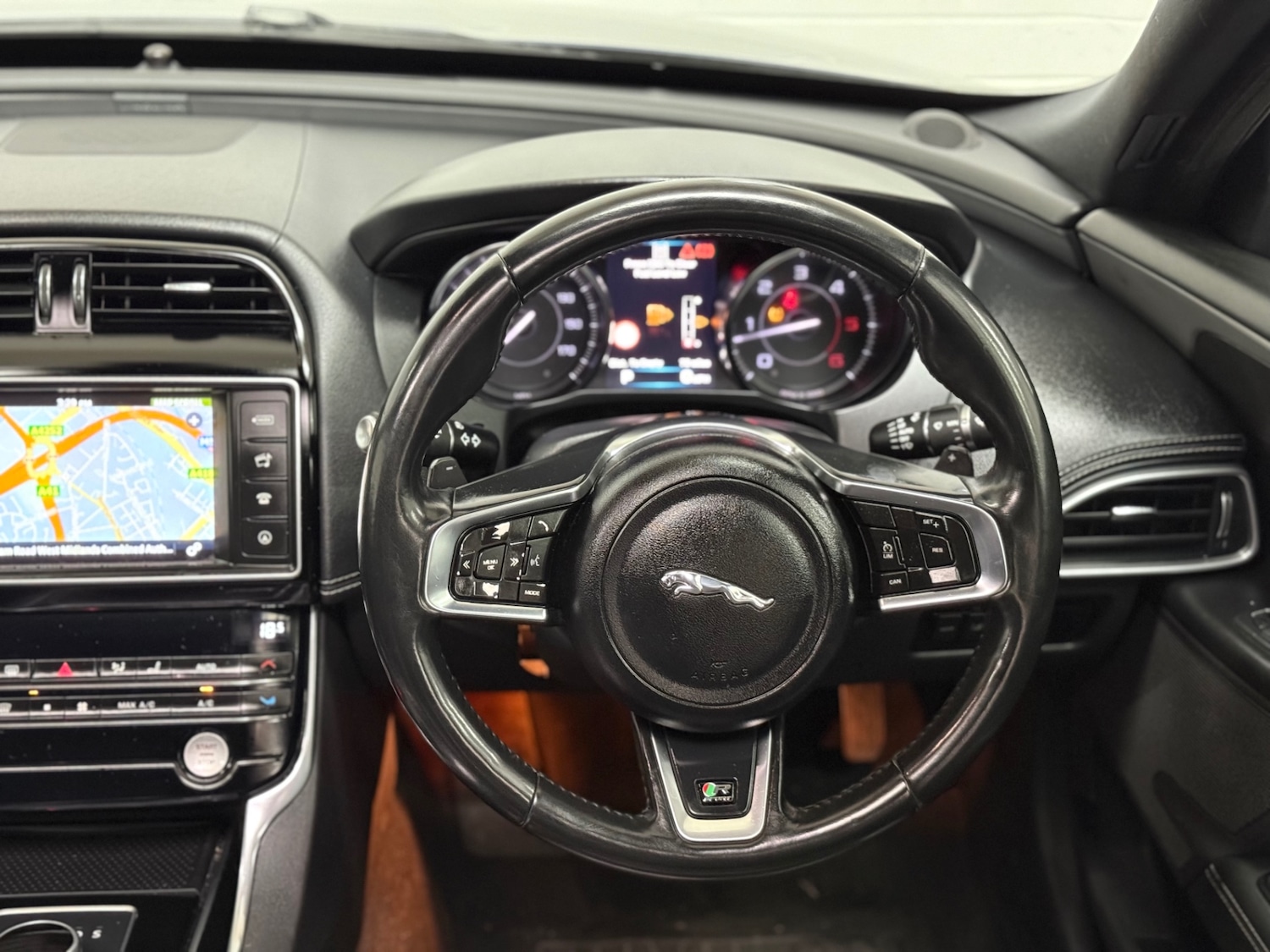 Used Jaguar XE 2015 for sale - 78111623: Photo 19