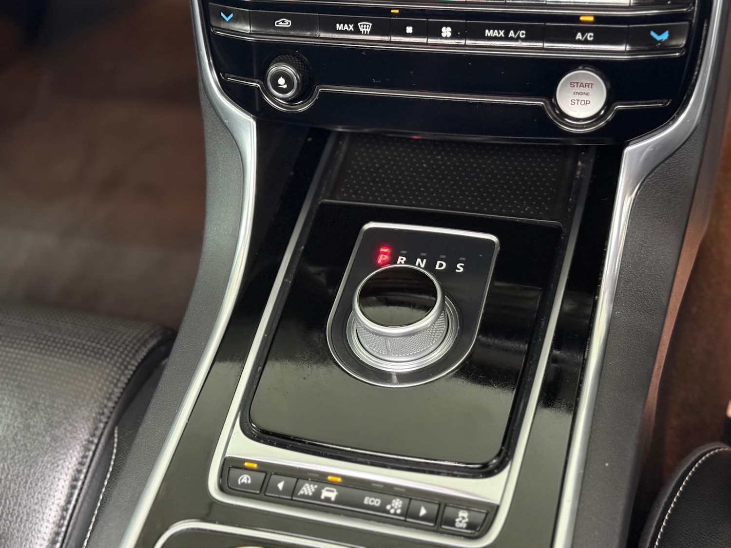 Used Jaguar XE 2015 for sale - 78111623: Photo 25