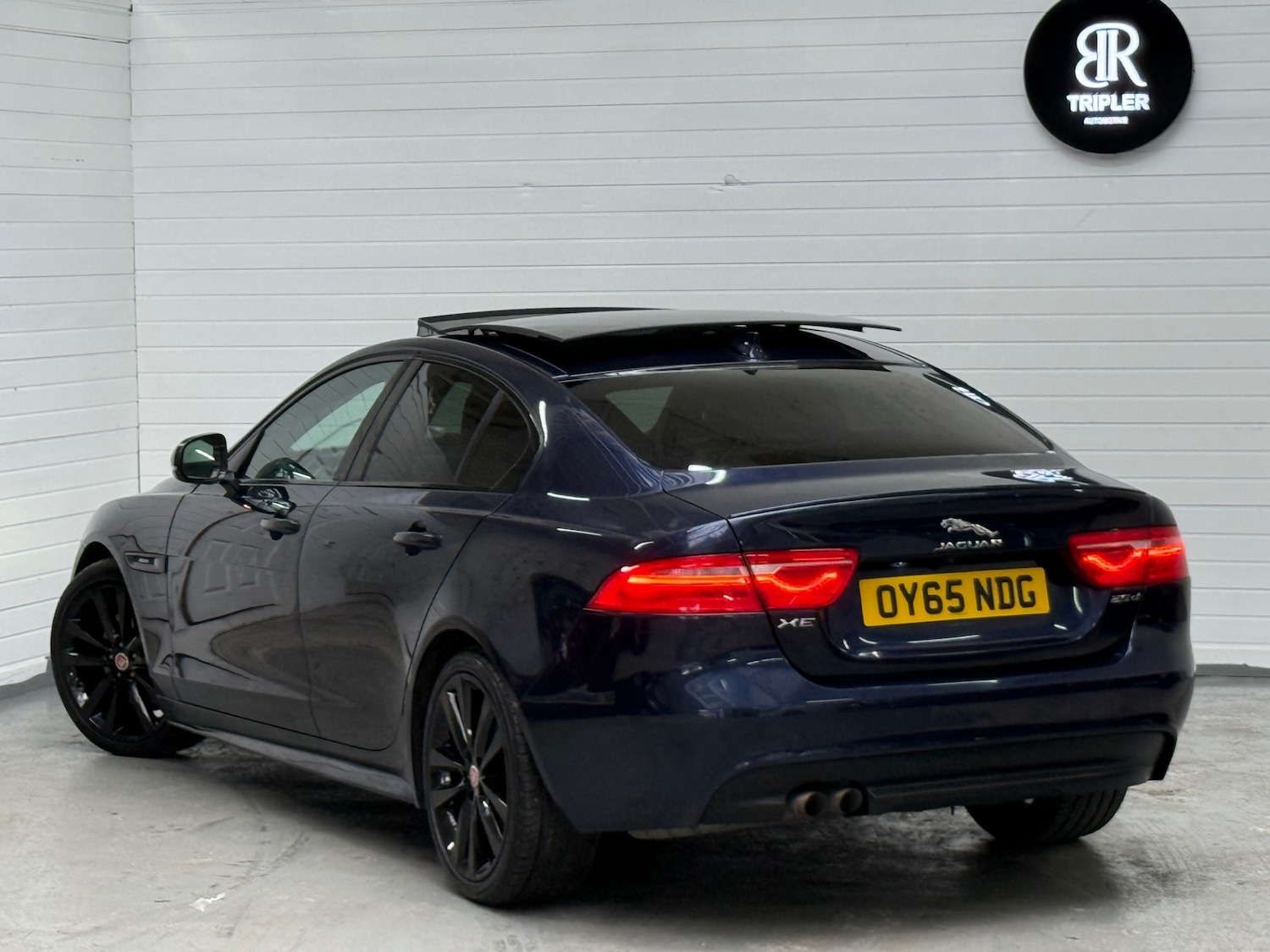 Used Jaguar XE 2015 for sale - 78111623: Photo 27