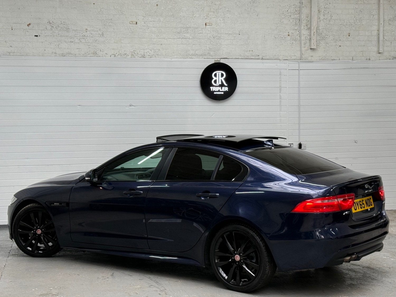 Used Jaguar XE 2015 for sale - 78111623: Photo 28