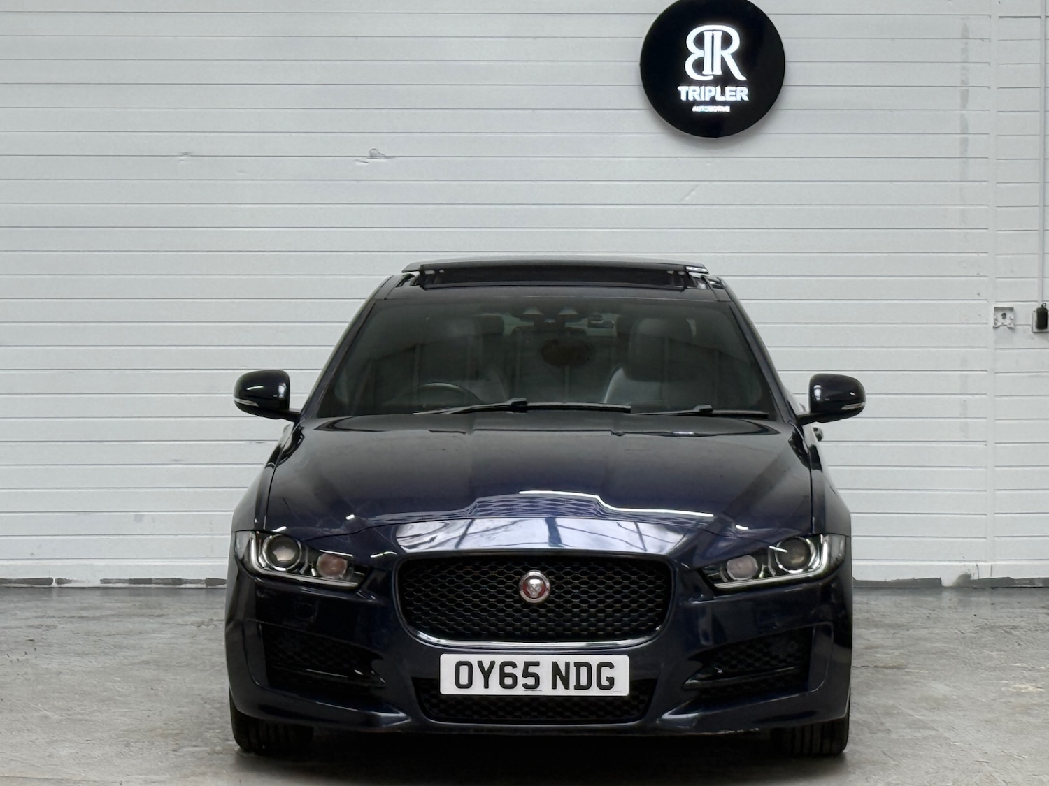 Used Jaguar XE 2015 for sale - 78111623: Photo 4