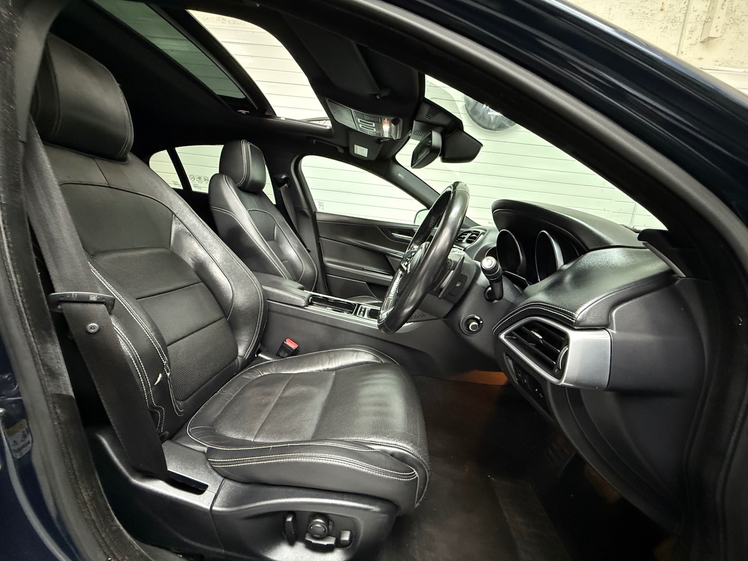 Used Jaguar XE 2015 for sale - 78111623: Photo 9