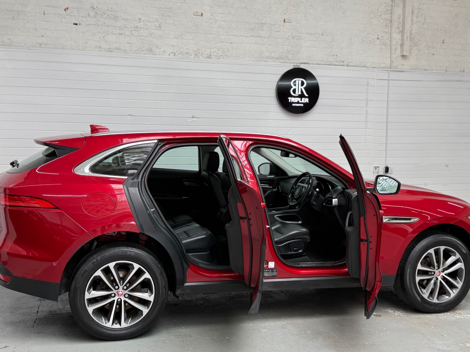 Used Jaguar F-Pace 2017 for sale - 78109678: Photo 15