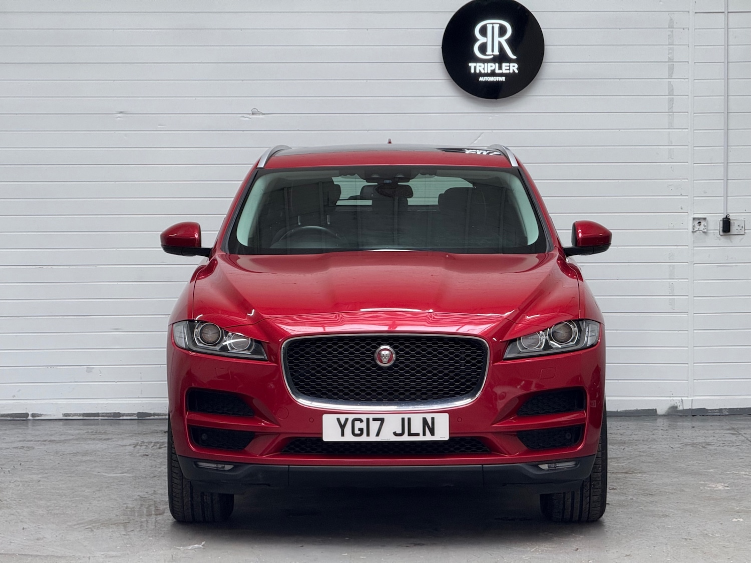 Used Jaguar F-Pace 2017 for sale - 78109678: Photo 2