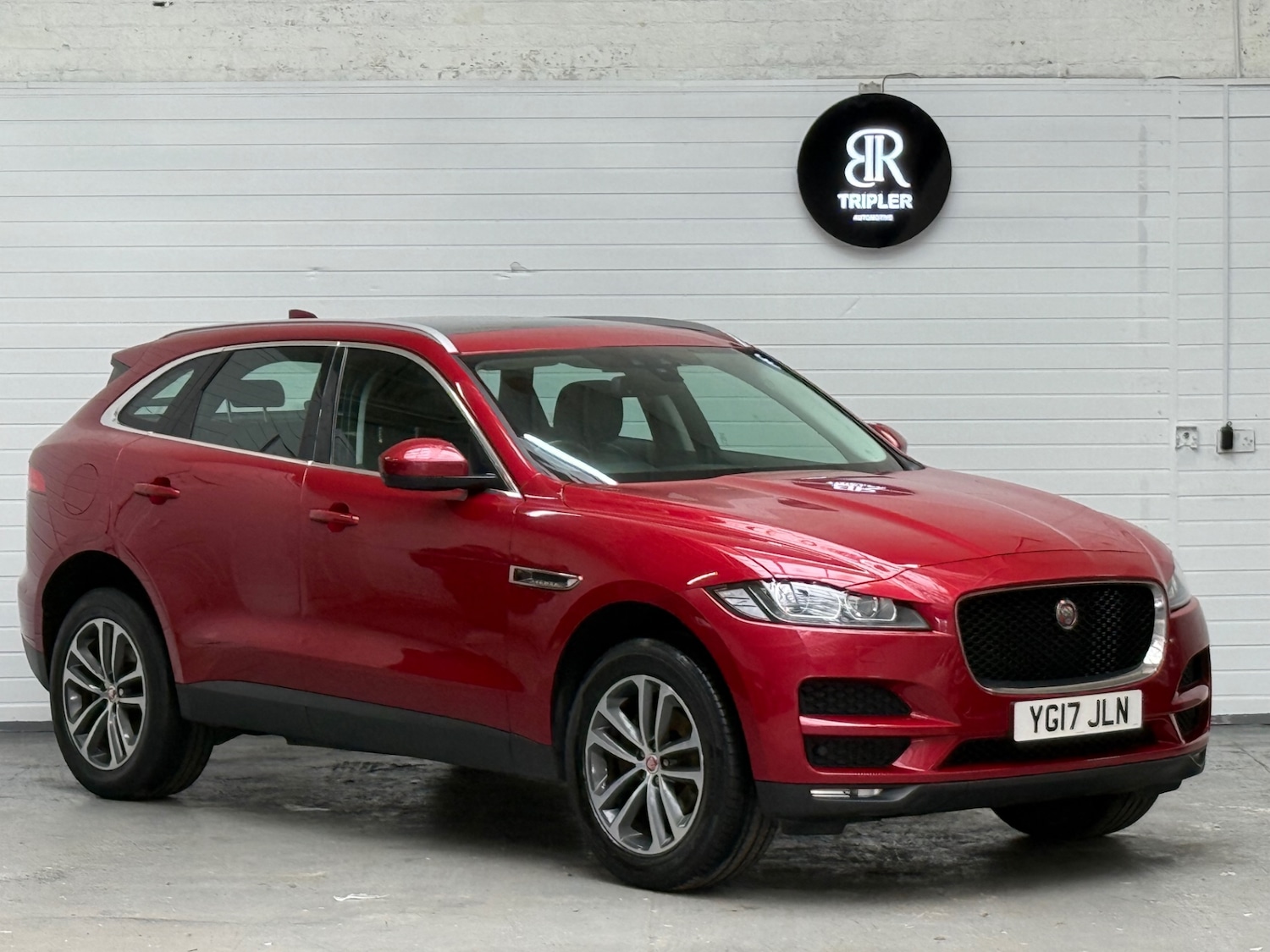 Used Jaguar F-Pace 2017 for sale - 78109678: Photo 4