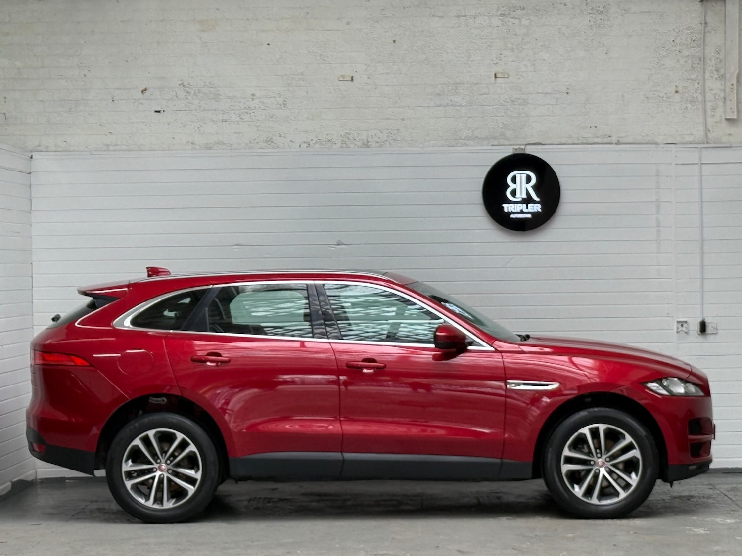 Used Jaguar F-Pace 2017 for sale - 78109678: Photo 5