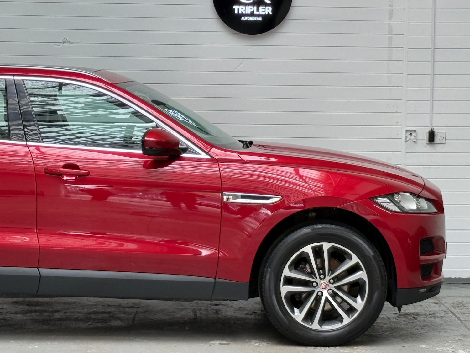 Used Jaguar F-Pace 2017 for sale - 78109678: Photo 6