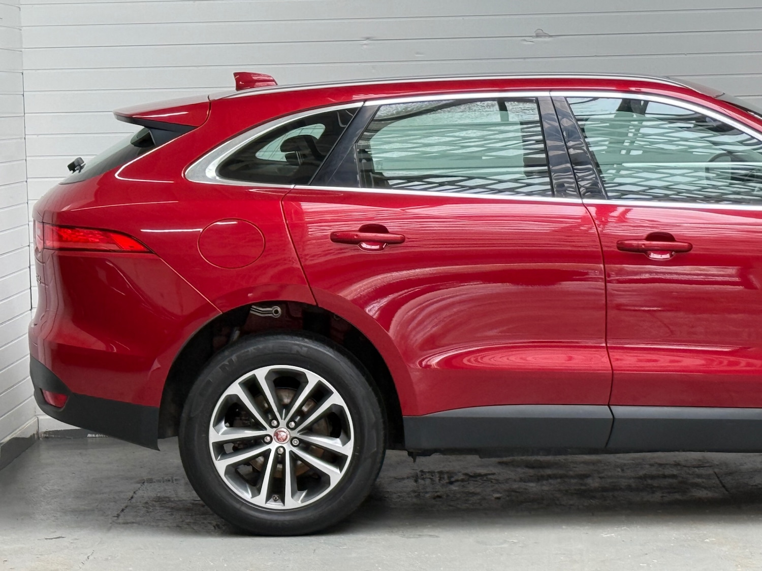 Used Jaguar F-Pace 2017 for sale - 78109678: Photo 7