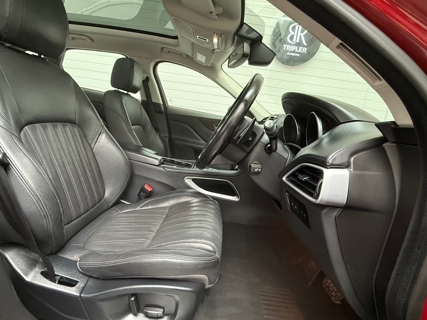 Used Jaguar F-Pace 2017 for sale - 78109678: Photo 9