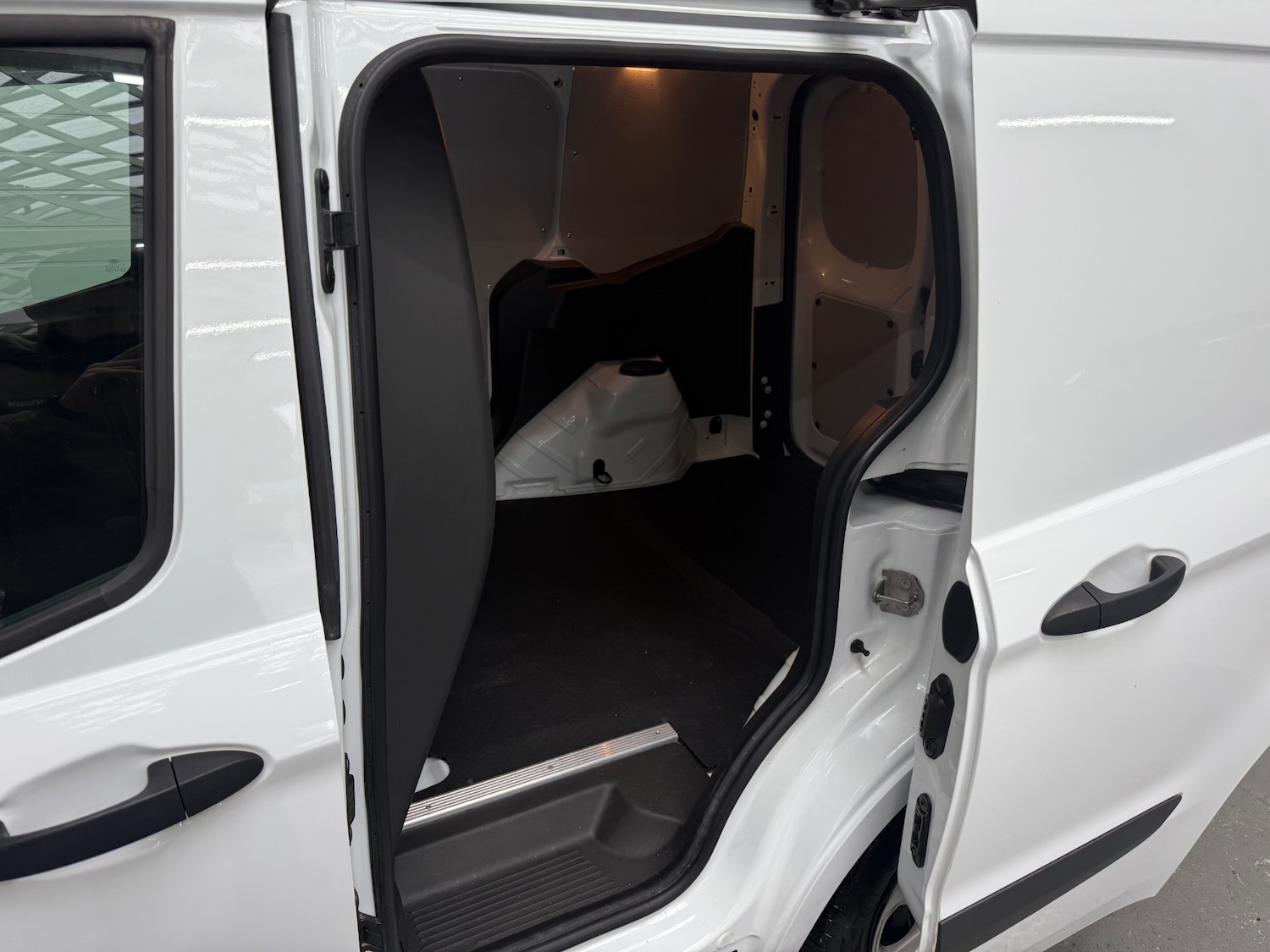 Used Ford Transit Courier 2023 for sale - 77622960: Photo 14